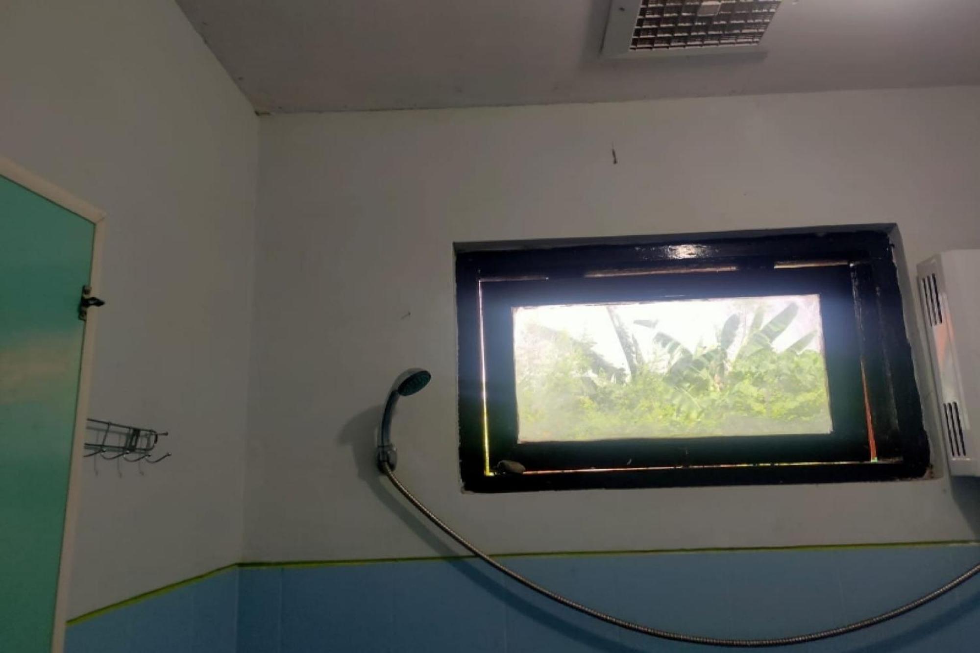 เรดดอร์ซ พลัส ใกล้ อลัน อลัน สุเมเนป Hotel Sumenep ภายนอก รูปภาพ